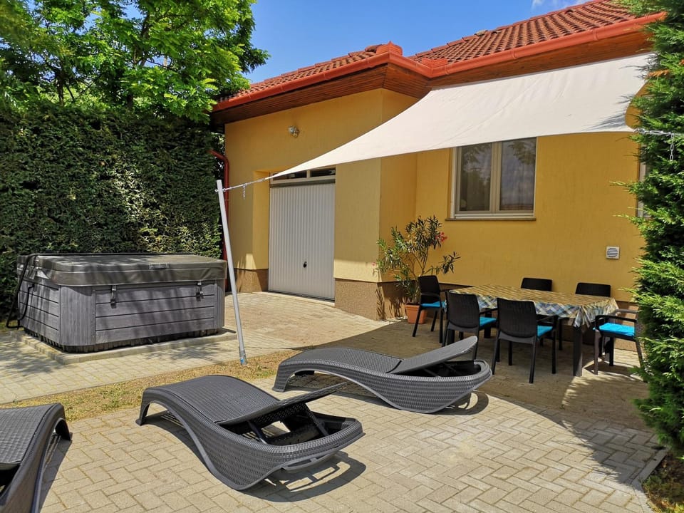 Inner courtyard view