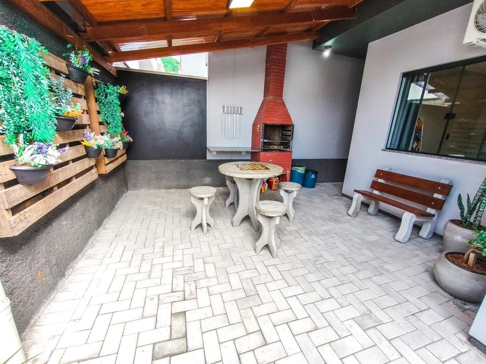 BBQ facilities, Dining area