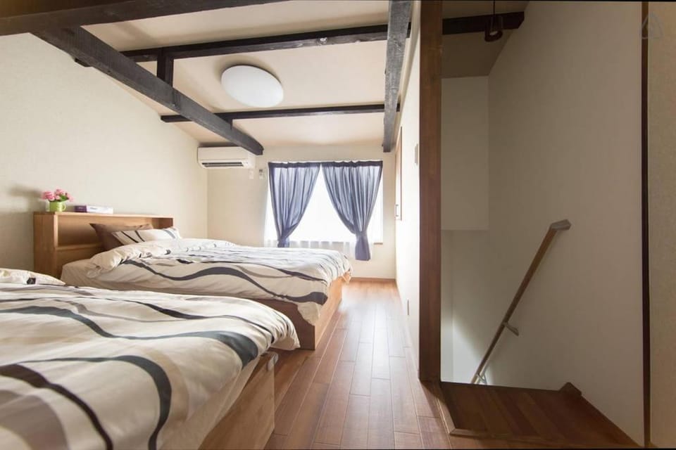 Day, Photo of the whole room