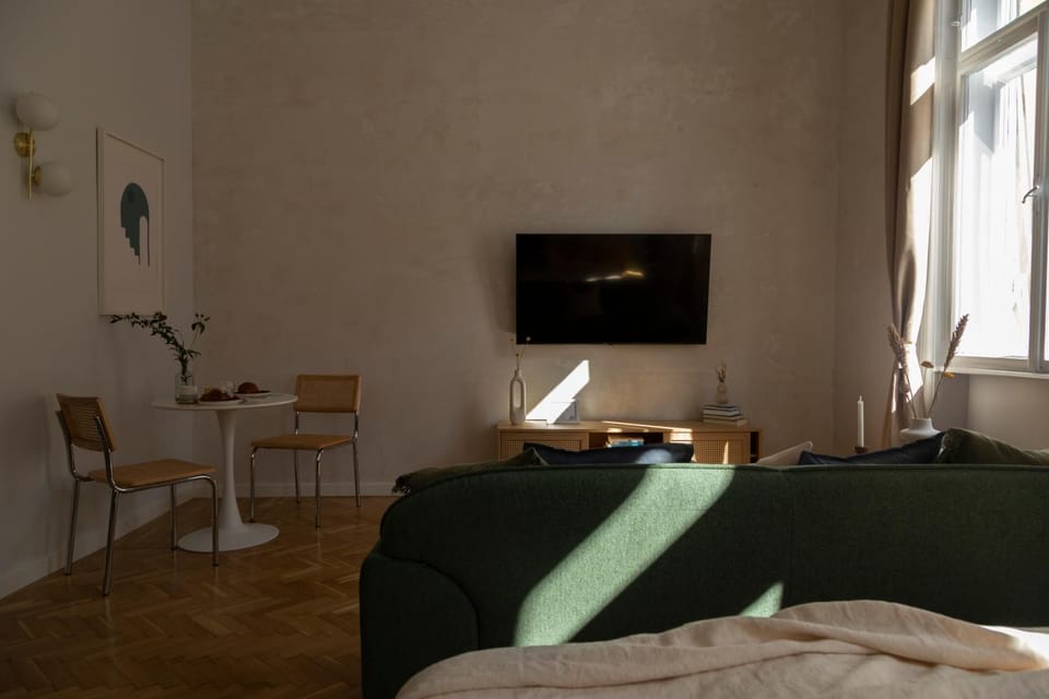 TV and multimedia, Photo of the whole room
