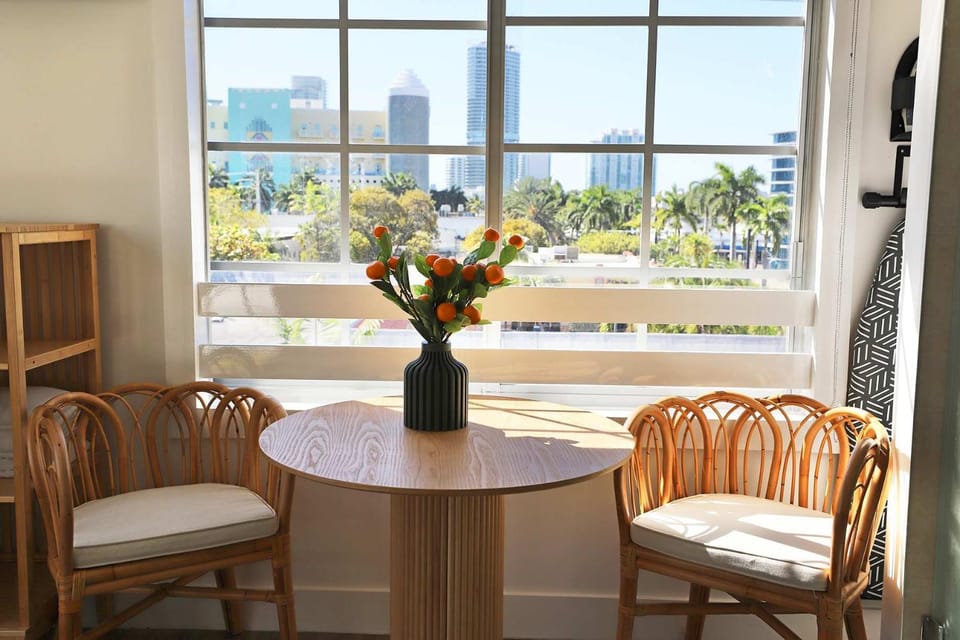 View (from property/room), Seating area, Dining area