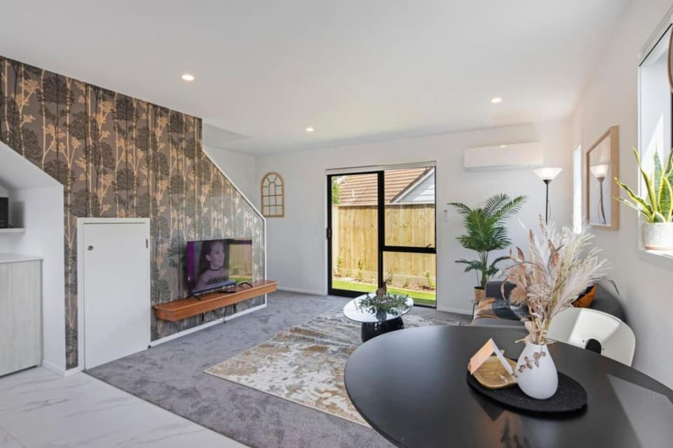 Cosy Retreat at Biddle Crescent House in Lower Hutt