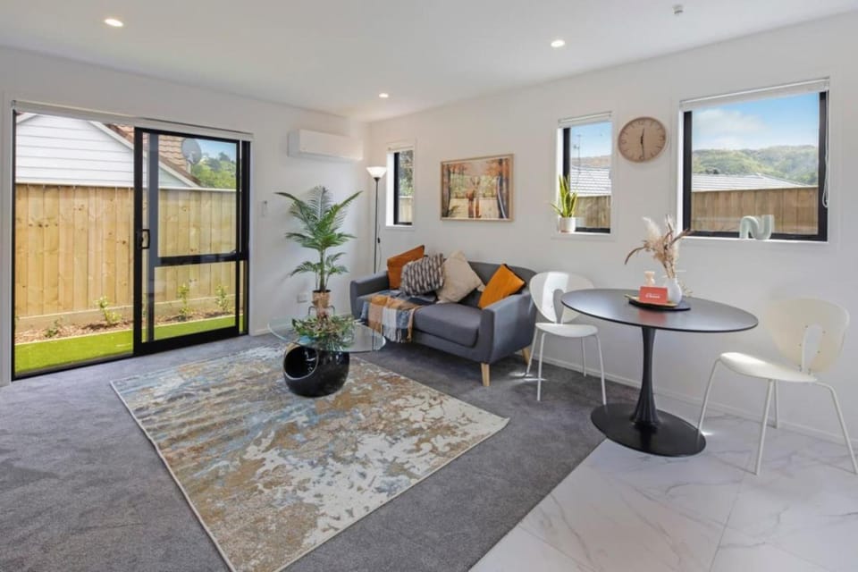 Cosy Retreat at Biddle Crescent House in Lower Hutt