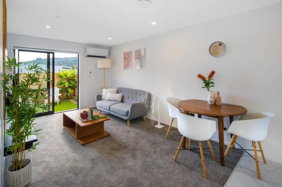 Hideaway in the Grove House in Lower Hutt