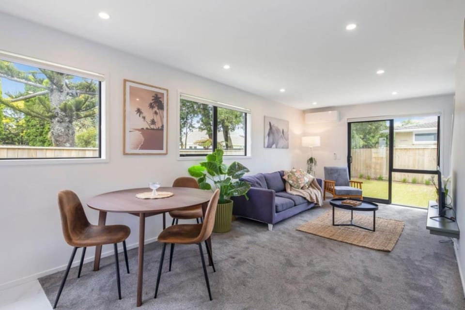 The Grove Hideaway House in Lower Hutt