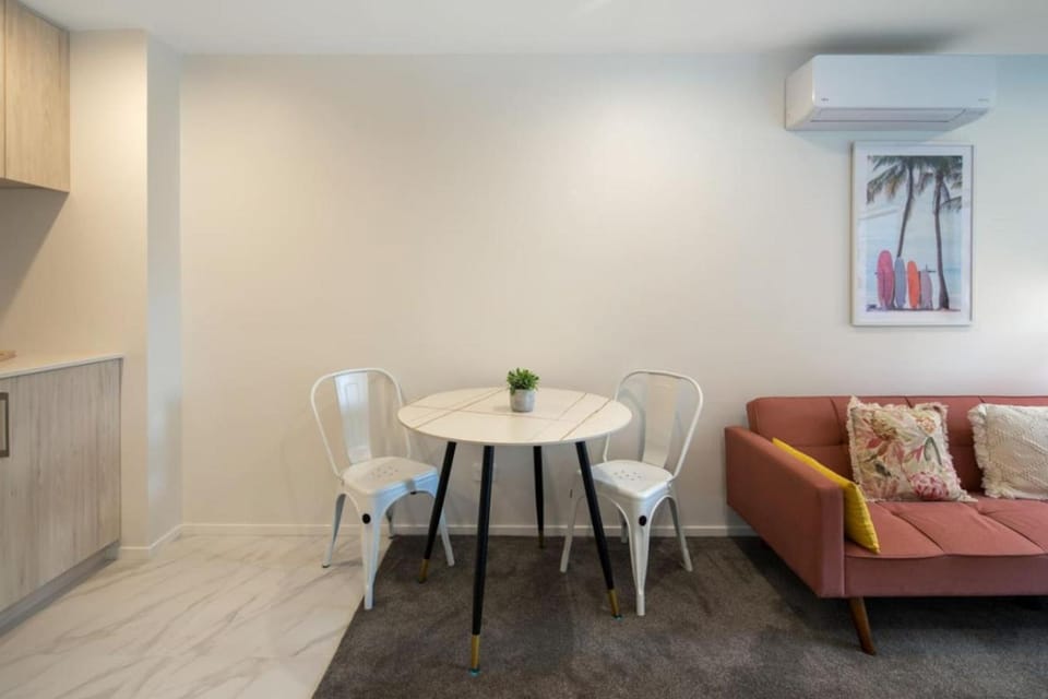 Groveview Oasis 1BR Retreat House in Lower Hutt