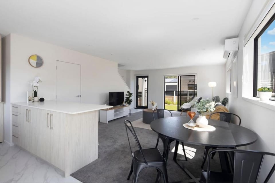 Homely Haven in Trentham - 2BR House in Wellington Region