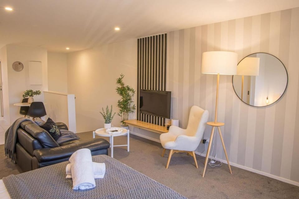 Urban Taita Nest House in Lower Hutt