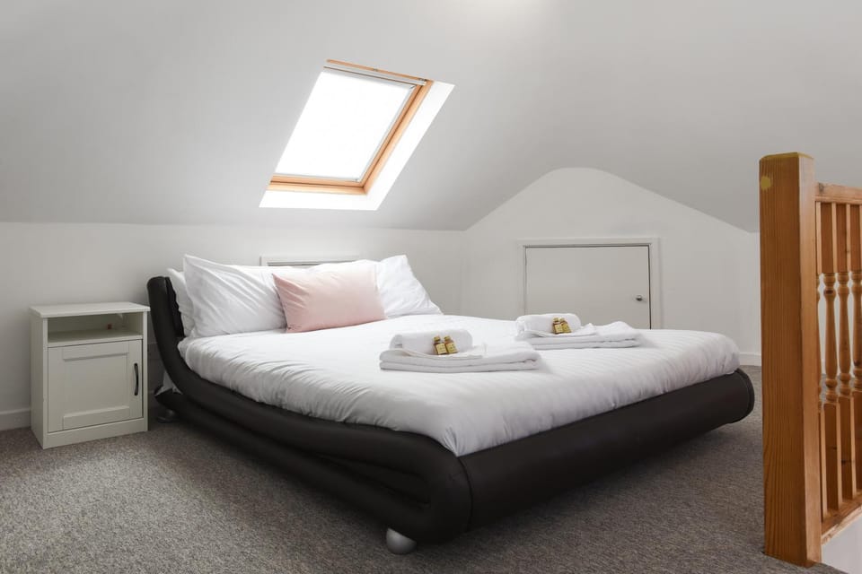 Sandy Feet- 3 Bedroom Retreat Apartment in England