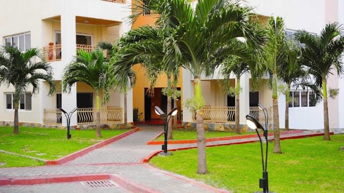 Exquisite 1&2 Bedroom Apartment- Holi Flats Airport Residential Area Apartment in Accra