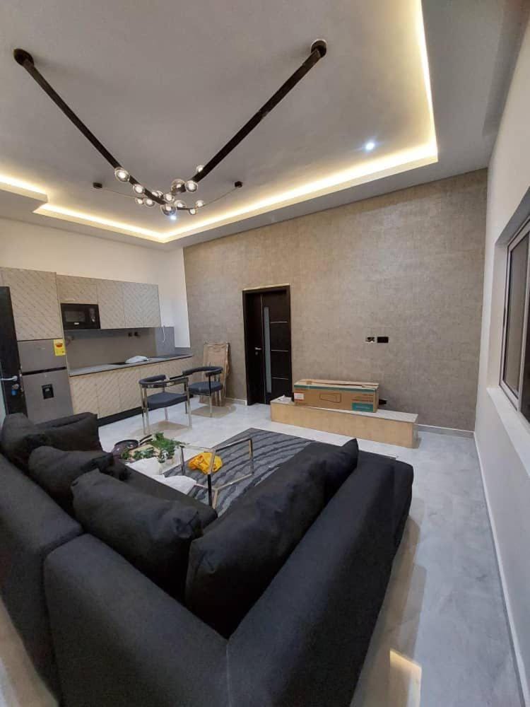Exquisite 1&2 Bedroom Apartment- Holi Flats Airport Residential Area Apartment in Accra