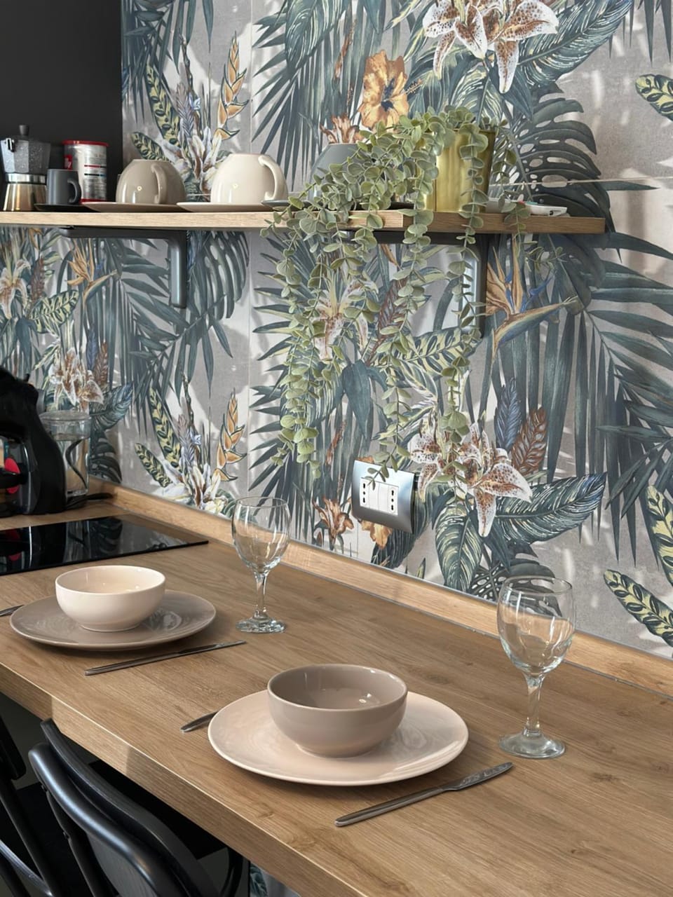 Coffee/tea facilities, Dining area