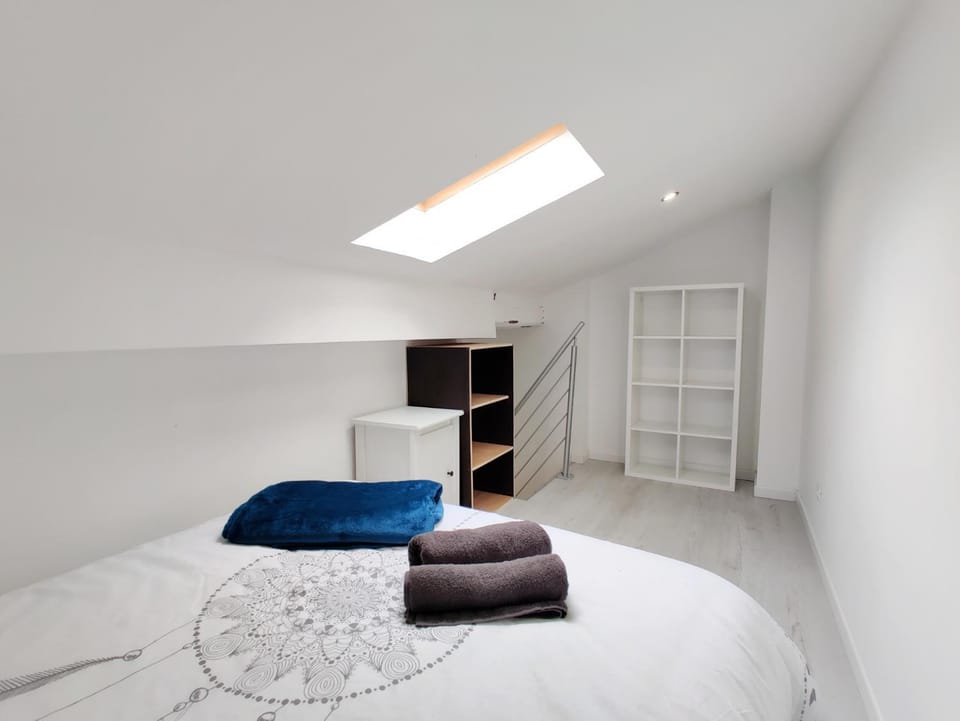 Bed, Photo of the whole room, Bedroom, towels, wardrobe