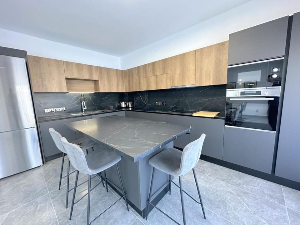 City Rendezvous 3 Bedroom Flat Apartment in Larnaca