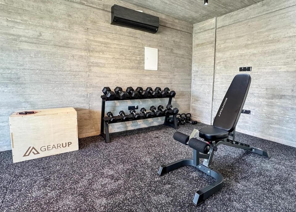 Malberry Park 101 - Modern 2bedroom Apt with Shared Heated Pool, Sauna, Gym, Jacuzzi Apartment in Paphos