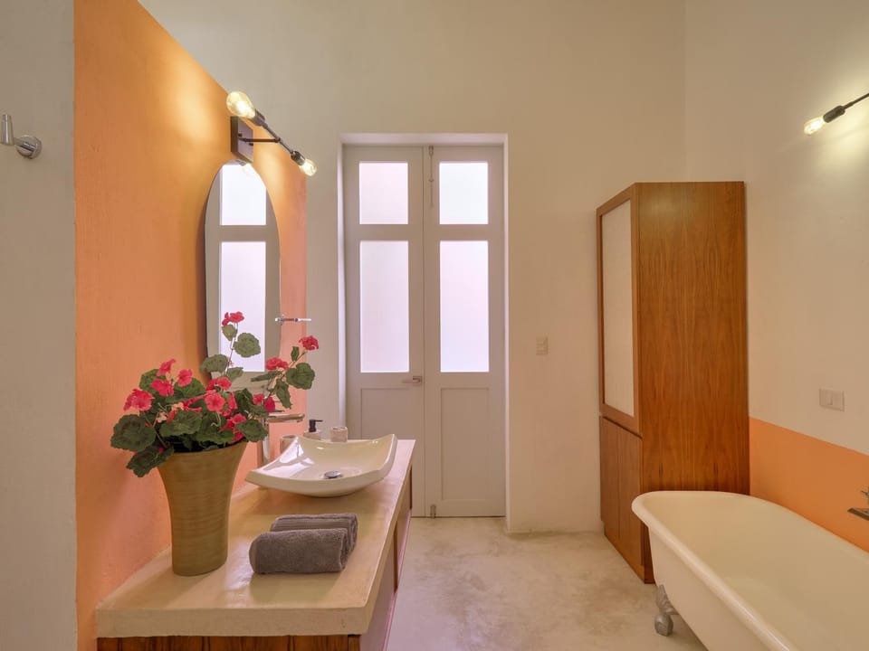 Bathroom, Bath
