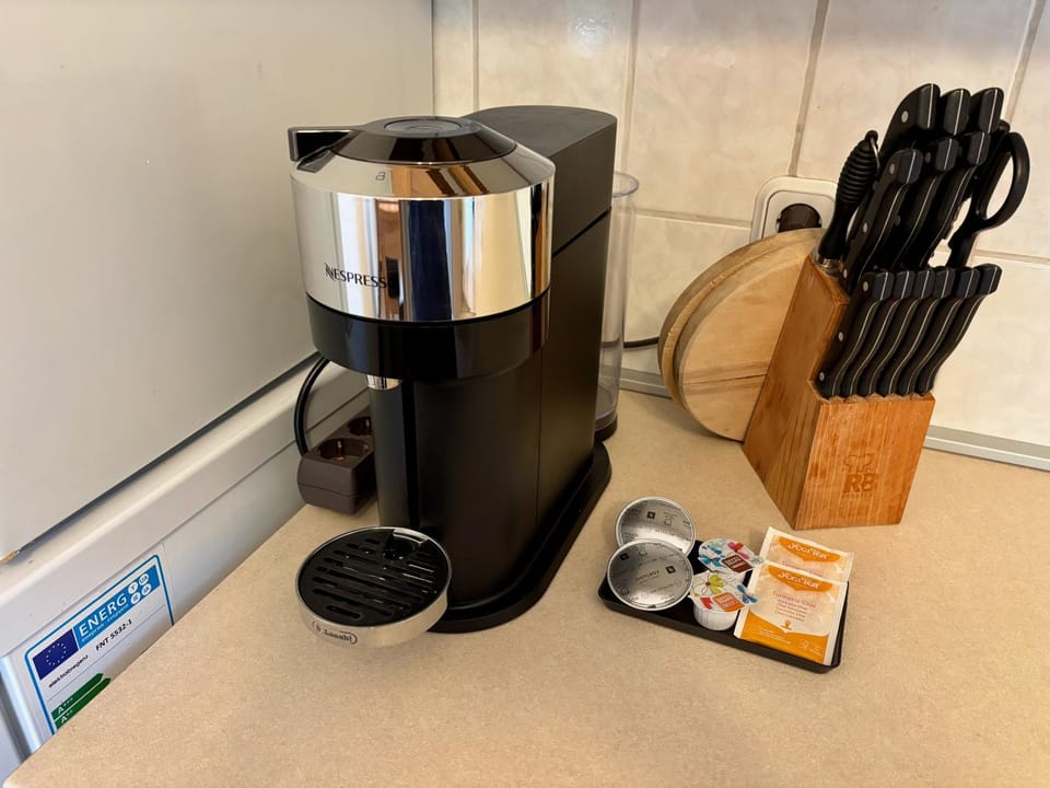 Coffee/tea facilities, minibar