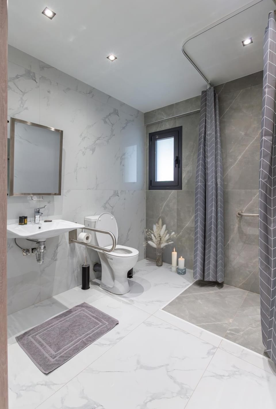 Shower, towels
