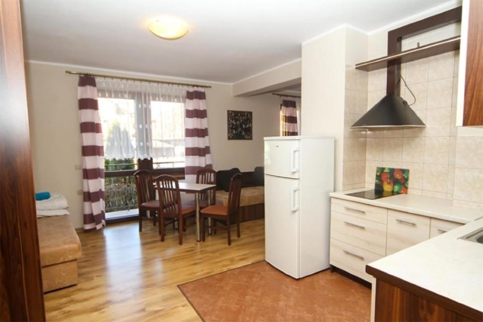 Kitchen or kitchenette, Living room, Dining area, oven, stove