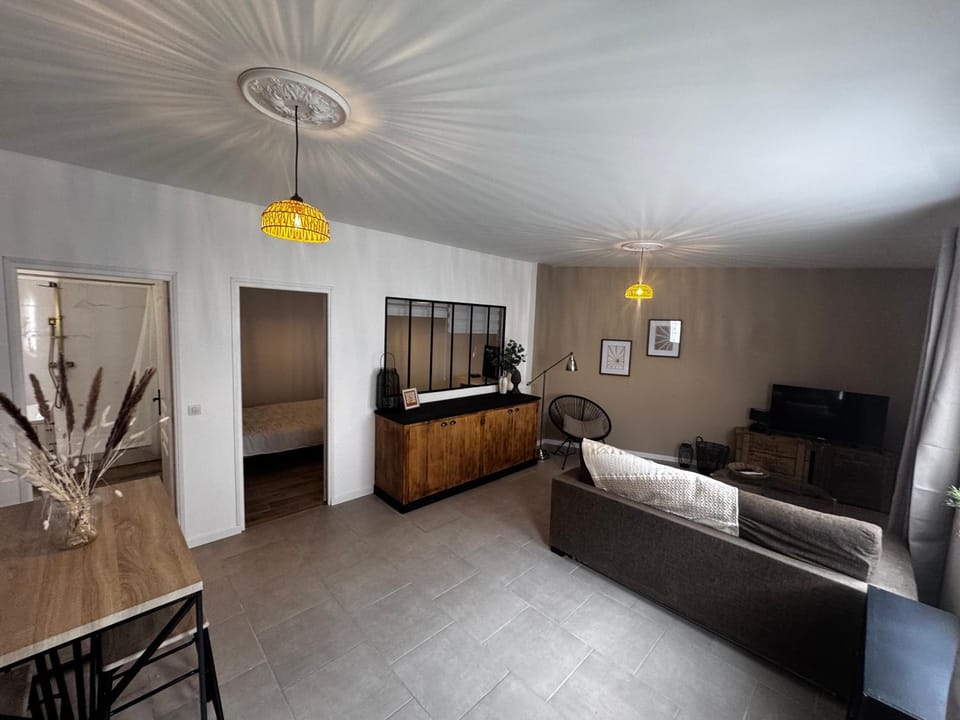 Élégant T2 proche gare et centre Apartment in Provence-Alpes-Côte d'Azur