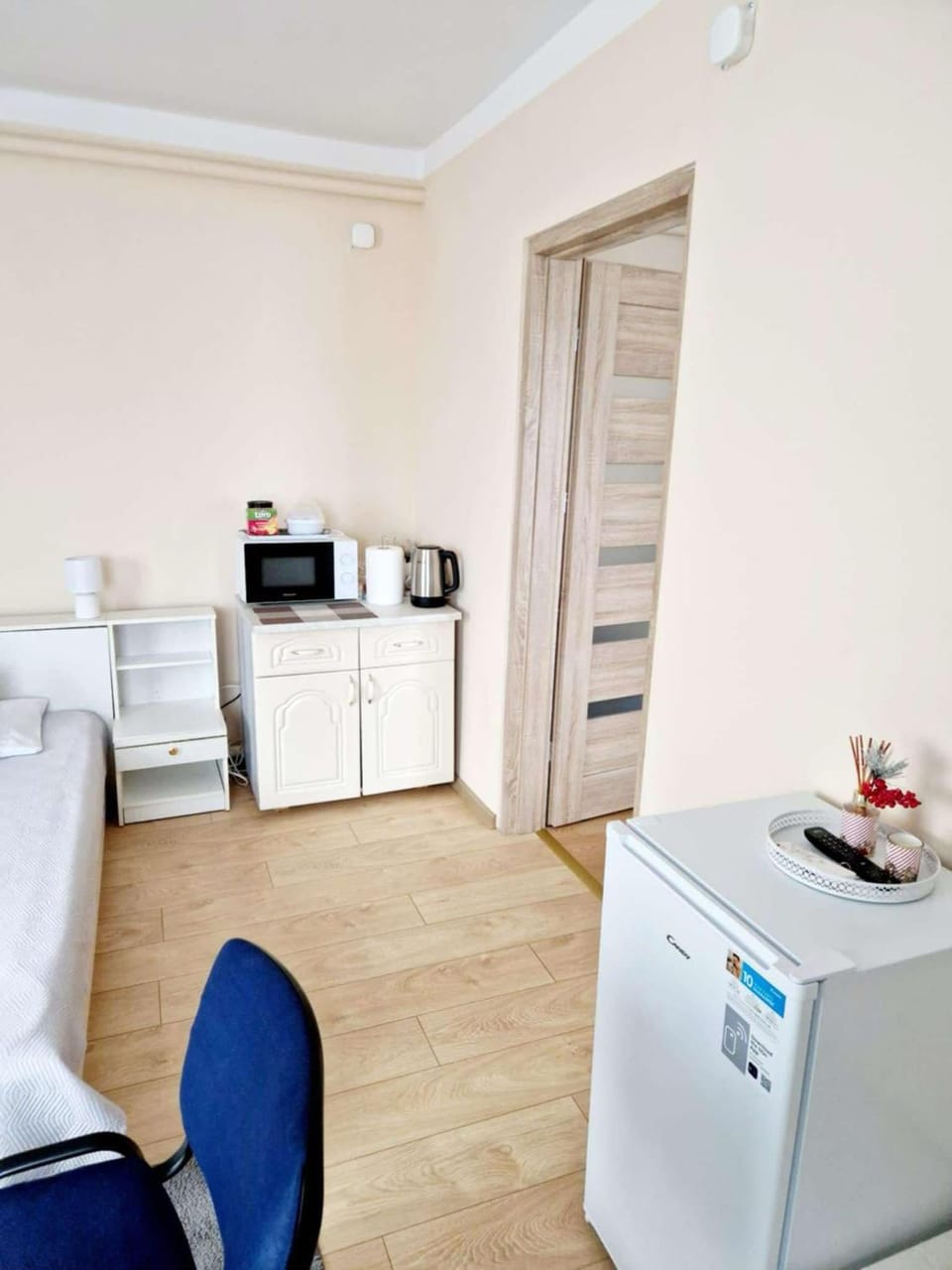 Coffee/tea facilities, Kitchen or kitchenette, Seating area