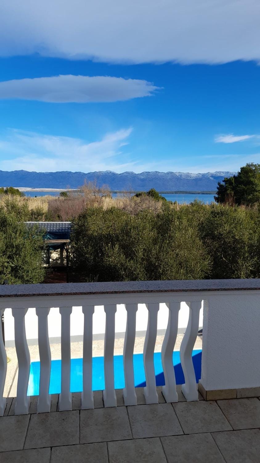 View (from property/room), Balcony/Terrace, Pool view, Sea view
