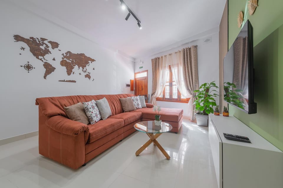 Communal lounge/ TV room, TV and multimedia, Living room