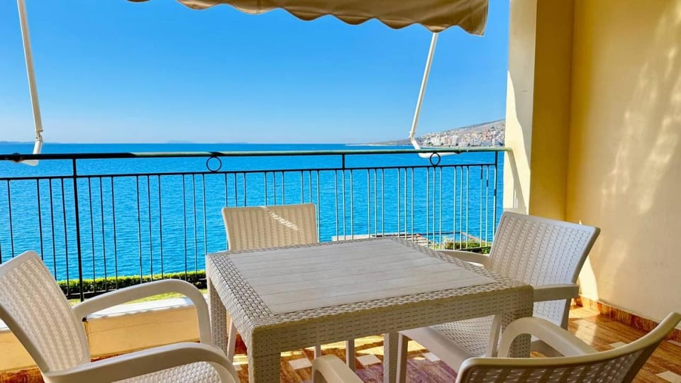 Day, View (from property/room), Balcony/Terrace, Seating area, Dining area, Sea view