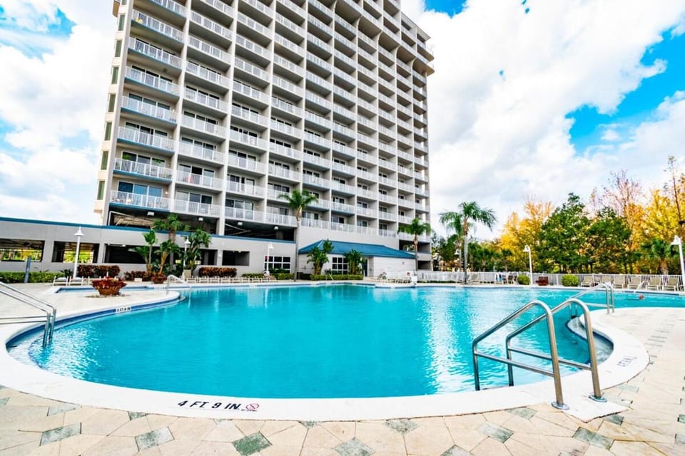 Orlando 12th Floor - 5 min Disney Apartment in Orlando