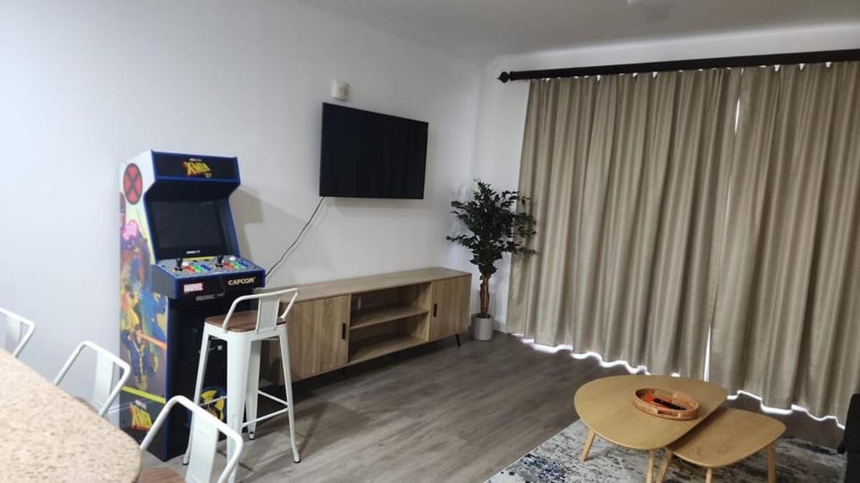 Orlando 12th Floor - 5 min Disney Apartment in Orlando