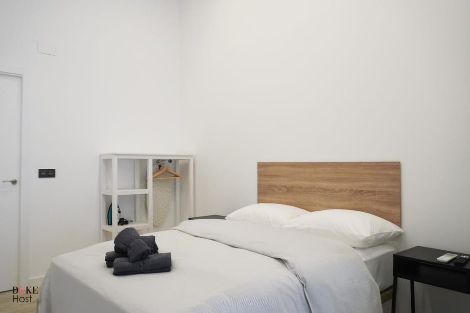 CH Plaza Elíptica 2 Bed and Breakfast in Madrid
