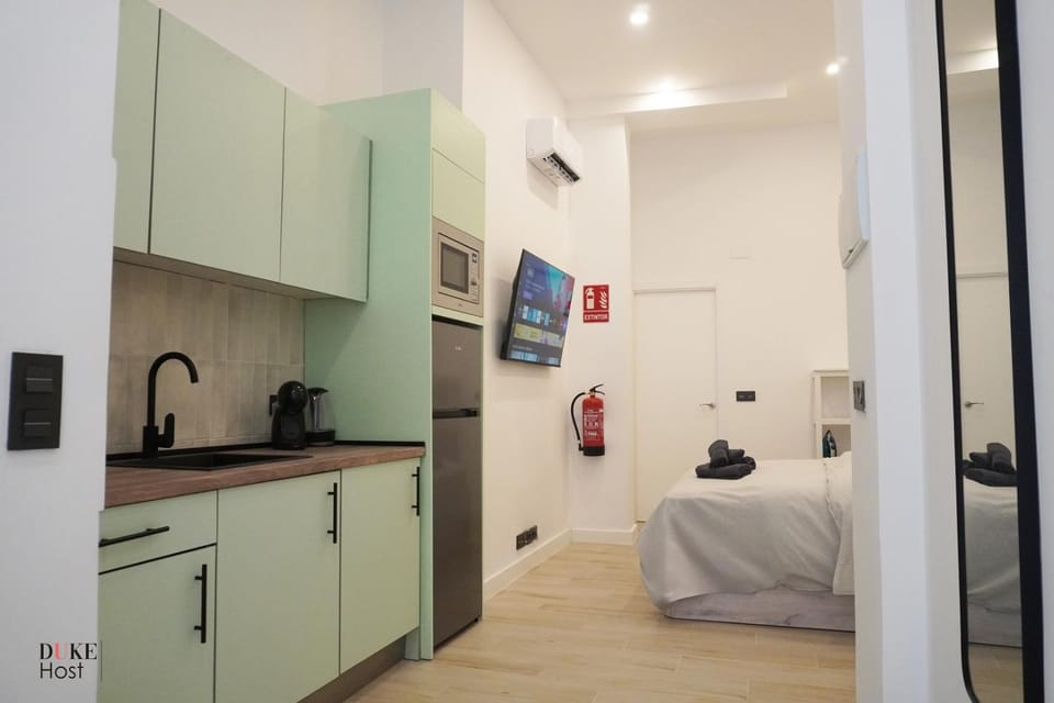CH Plaza Elíptica 2 Bed and Breakfast in Madrid