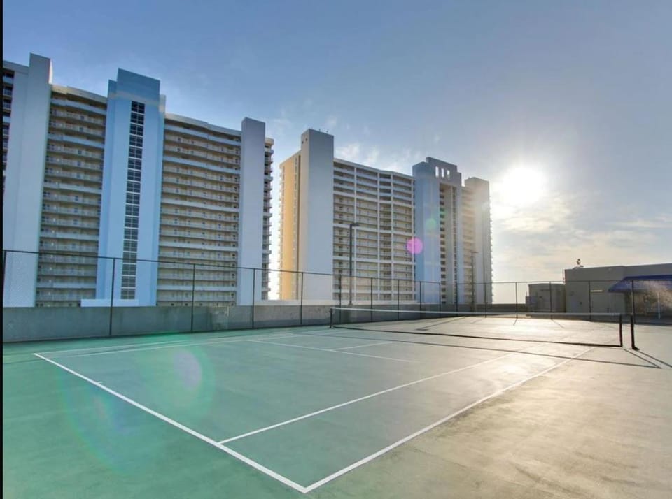 Tennis court, Tennis court