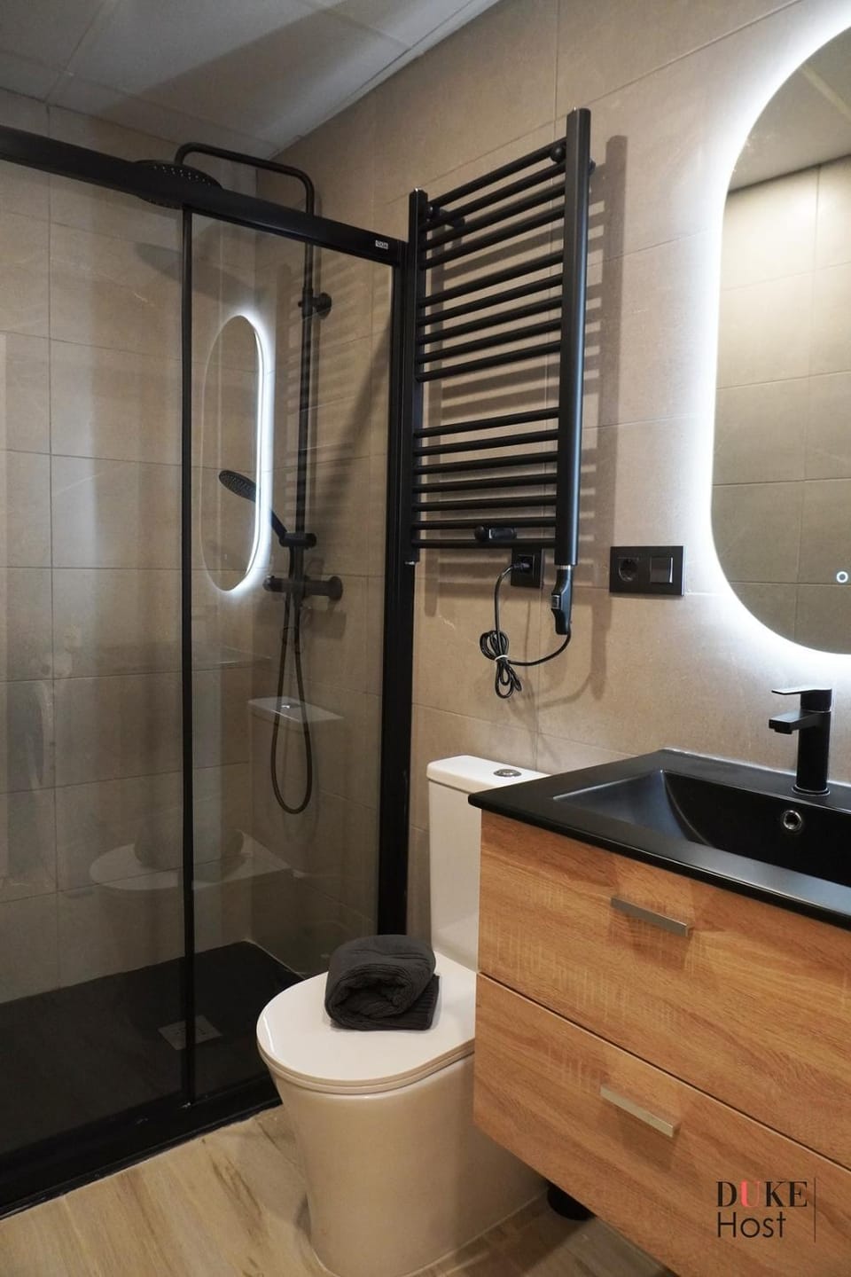 CH Plaza Elíptica 1 Bed and Breakfast in Madrid