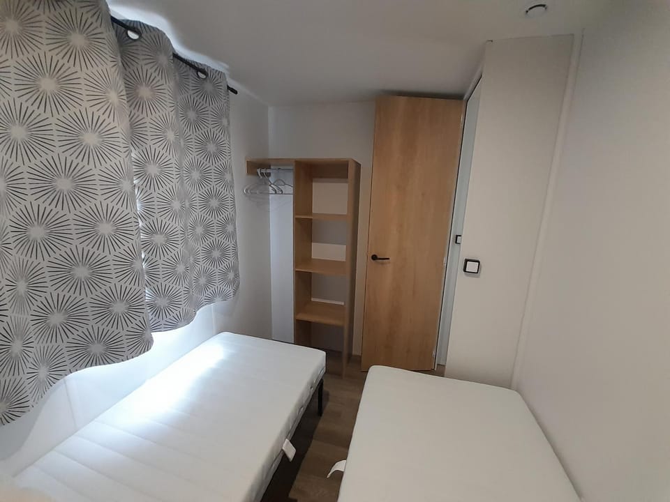 Bed, Photo of the whole room, Bedroom, wardrobe