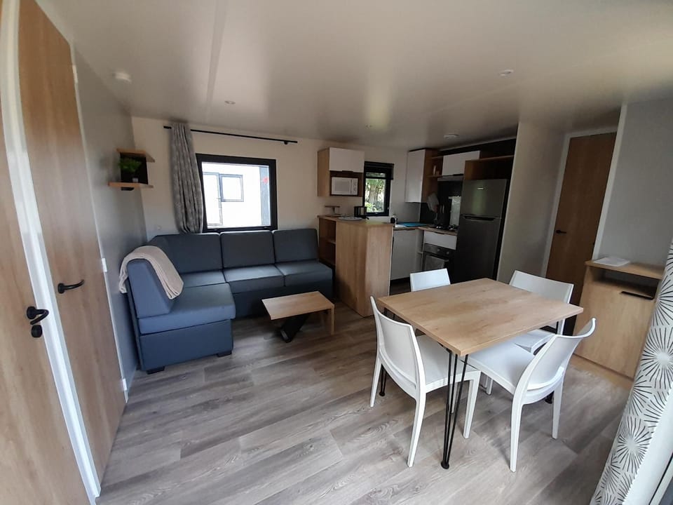 Kitchen or kitchenette, Living room, Dining area