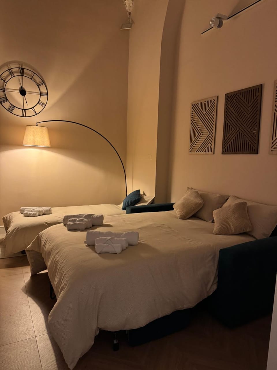 Friends house Napoli Bed and Breakfast in Naples