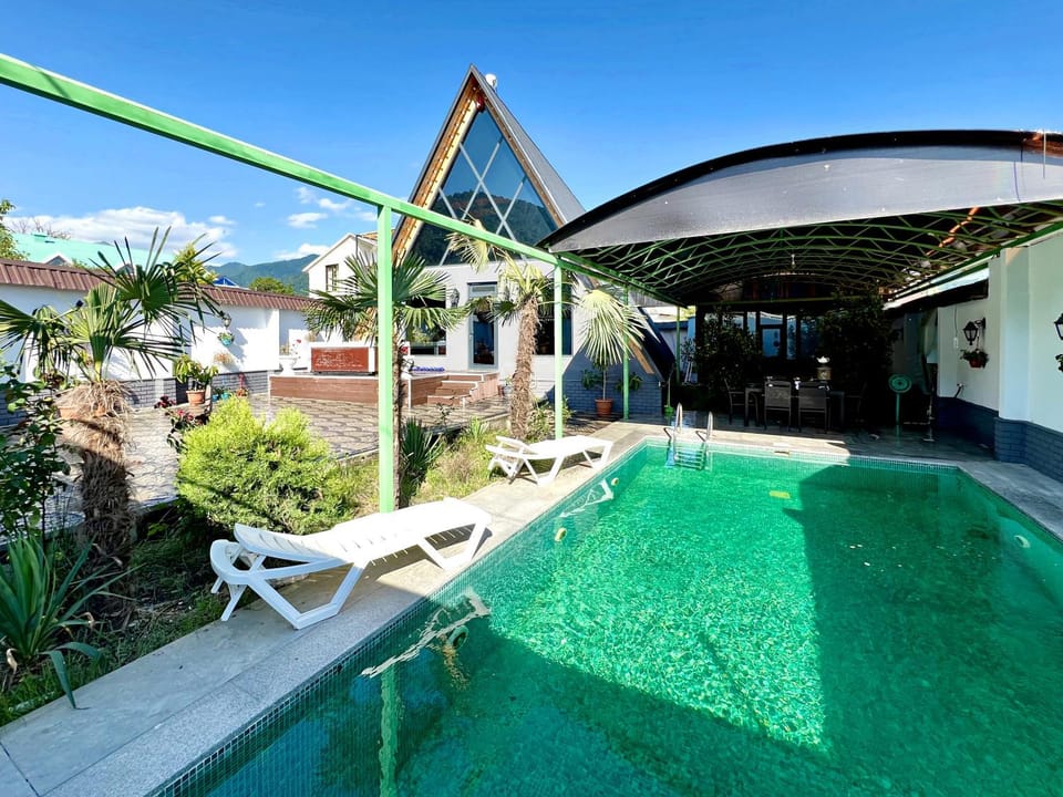 Day, Natural landscape, Pool view, Swimming pool, sunbed
