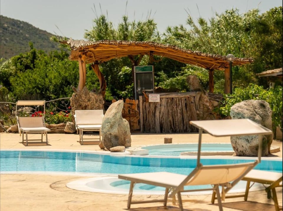 Luxury Oasis Apt Pool & Jacuzzi Villa in Olbia