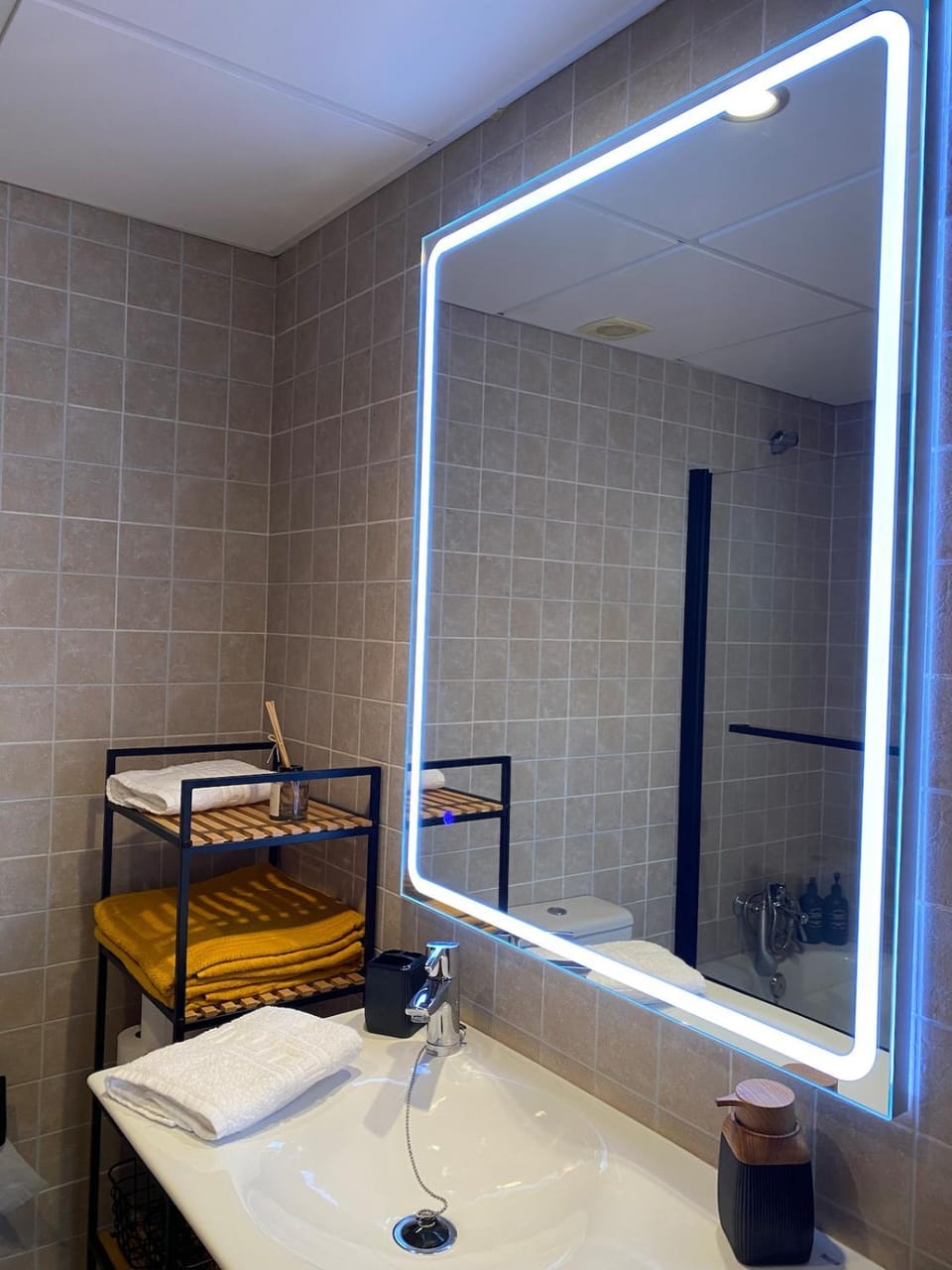 Bathroom, towels