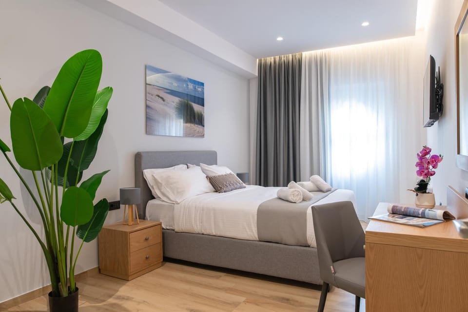 Bed, TV and multimedia, Photo of the whole room