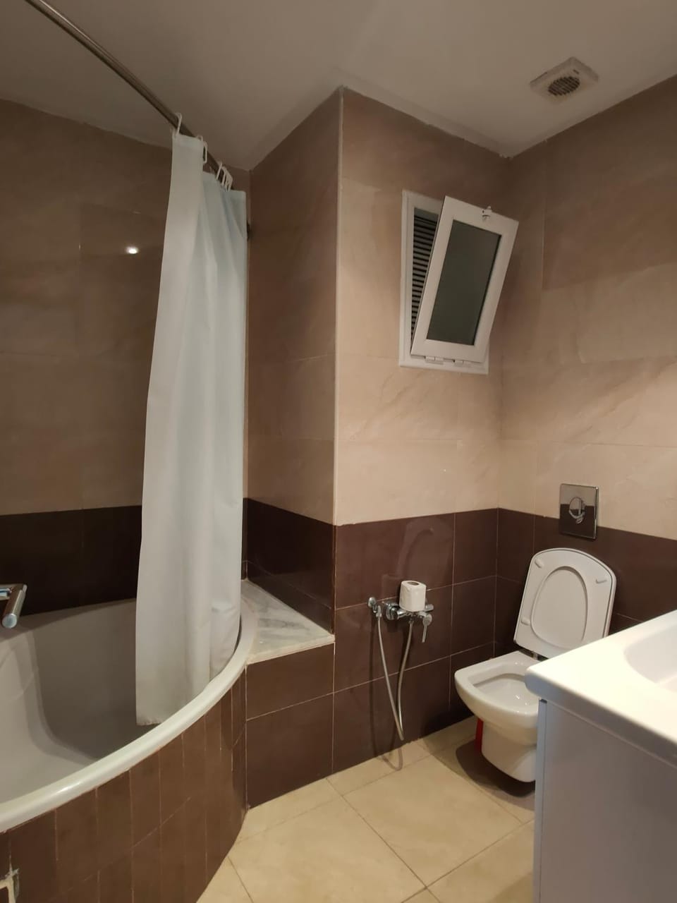 luxurious and cosy apartment close to tunsia mall lac 2 Apartment in Tunis Governorate, Tunisia