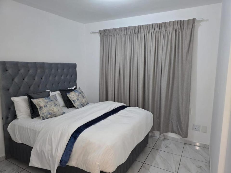 Modern 3 bedroom Sandton City Apartment Apartment in Sandton