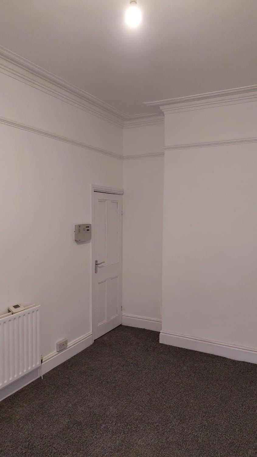 4 bedroom end terrace property House in Hull