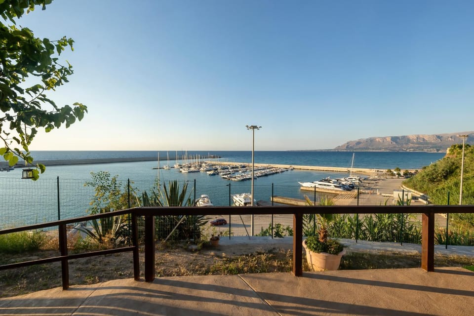 Natural landscape, Balcony/Terrace, Lake view, Sea view