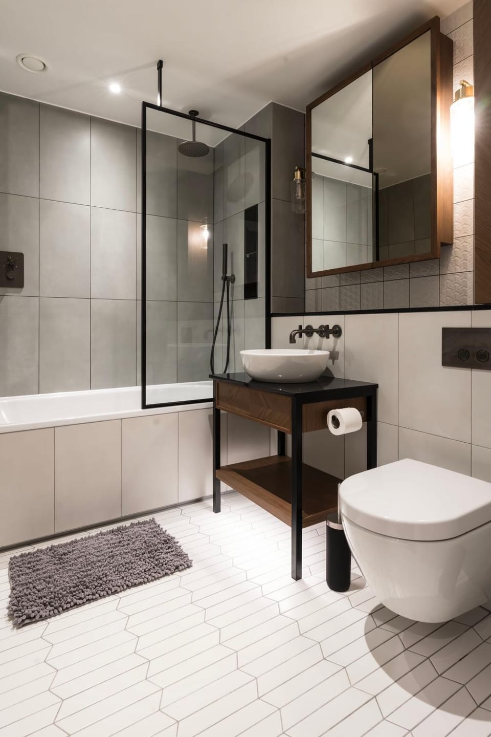 Stunning Flat next to Tower bridge II with AirCon Apartment in London Borough of Southwark