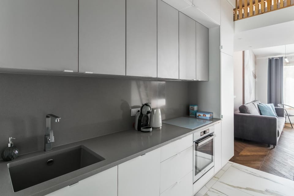 Coffee/tea facilities, Kitchen or kitchenette, stove