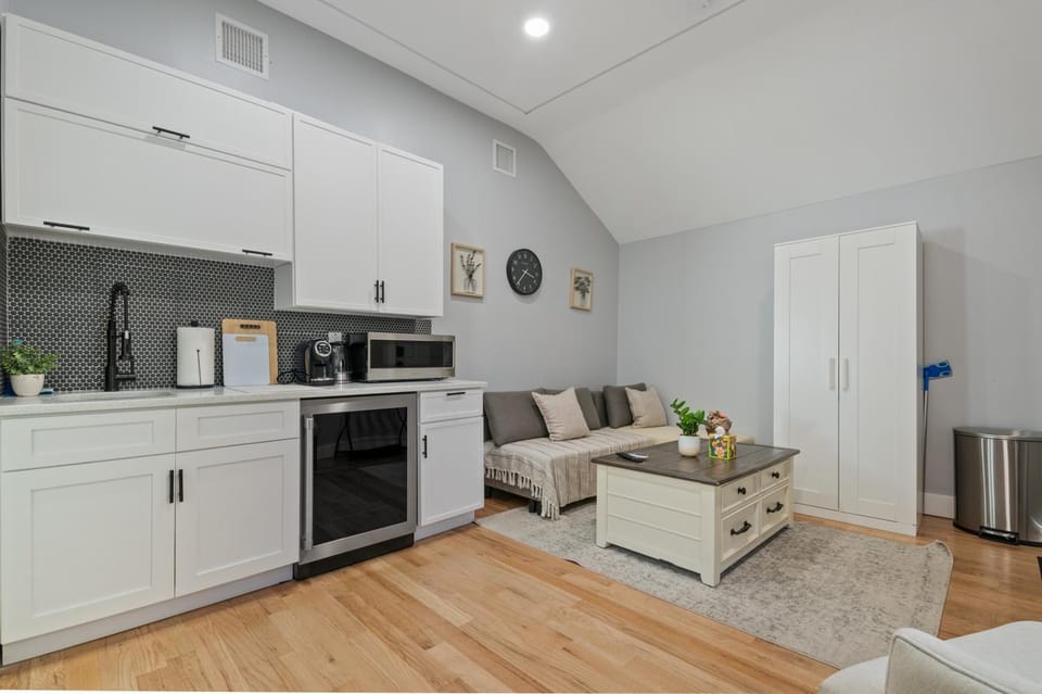 Lunavista Cozy Studio Apartment in Hempstead