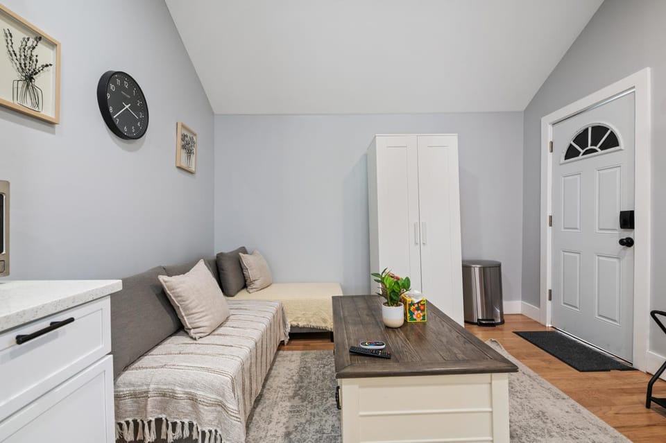 Lunavista Cozy Studio Apartment in Hempstead