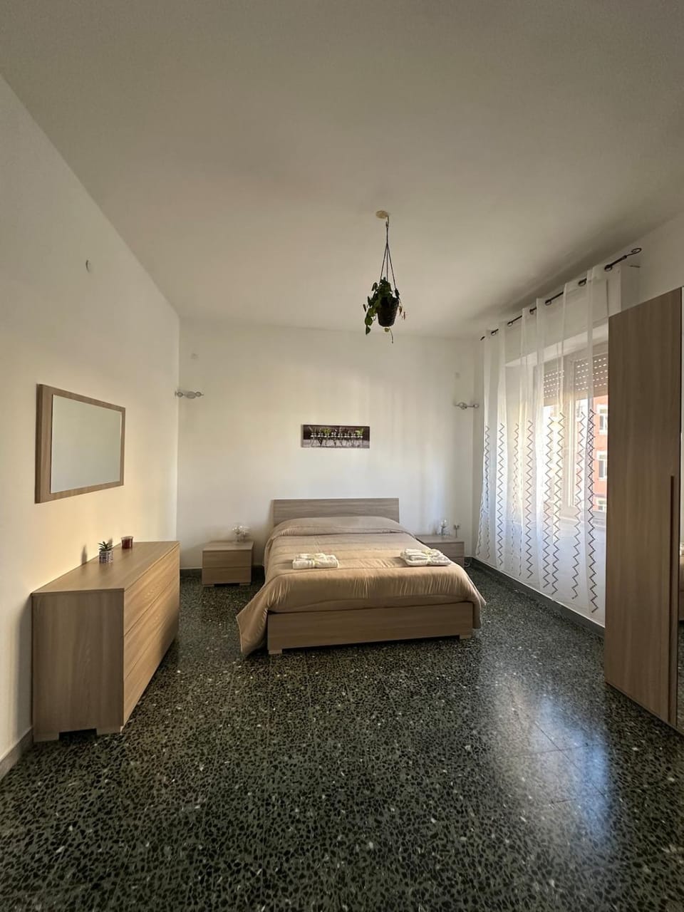 Photo of the whole room, Bedroom, air conditioner